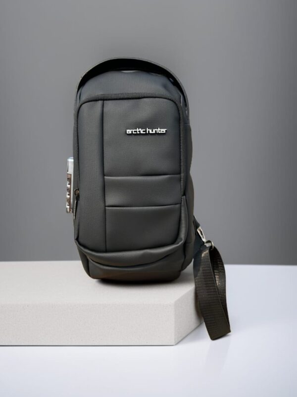 Arctichunter chest bags with lock A30